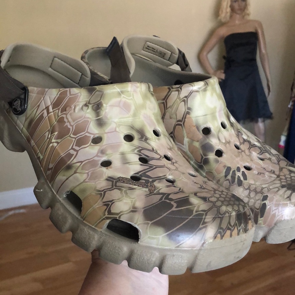 Crocs Baya Real Tree Camo Clogs Men’s size 12 warn twice
